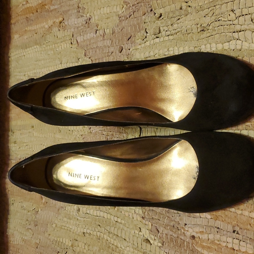 Shoes - Picture 4 of 4